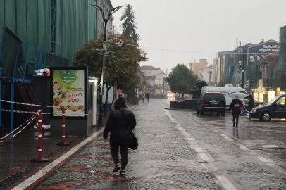 Edirne Güne Yağmurla Uyandı