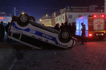 Otomobilin Çarptığı Polis Aracı Ters Döndü