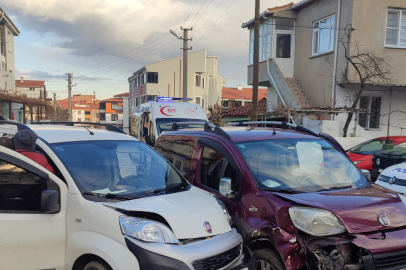 Edirne’de 2 Araç Çarpıştı, Baba-Oğul Yaralandı