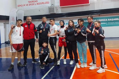 Kapaklı Belediyesi'nin Kick Boks Sporcularından Büyük Başarı