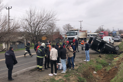 Tekirdağ'da Virajda Kayan Araç Takla Attı: 2 Yaralı