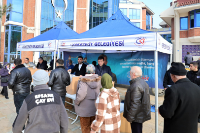 Başkan Akay’dan Kandil Simidi İkramı