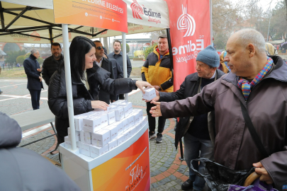 Başkan Akın Kandil Kutladı, Simit Dağıttı