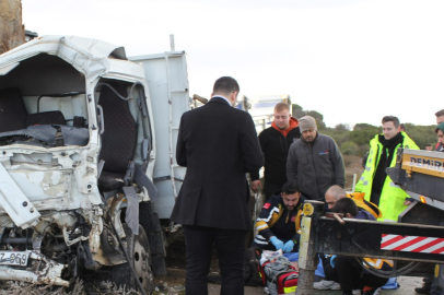 Çanakkale'de İki Kamyonetin Çarpıştığı Kazada 1 Kişi Öldü, 1 Kişi Yaralandı