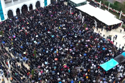 Binlerce Seveni Ferdi Tayfur’u Son Yolculuğuna Böyle Uğurladı