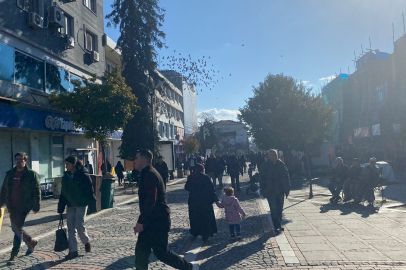 Saraçlar Caddesi’nde Cuma Yoğunluğu