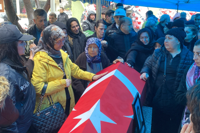 Motosiklet Kazasında Hayatını Kaybeden Polis Memuru Memleketi Çanakkale'de Toprağa Verildi