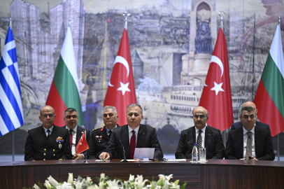 Bakan Yerlikaya, Yunanistan ve Bulgaristan'ın Bakanlarıyla Bir Araya Geldi