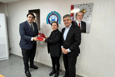 Edirne İl Özel İdaresi'nden Emekli Olan Çalışanlara Plaket