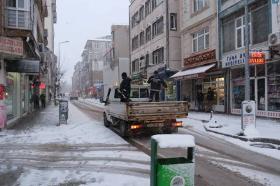 Uzunköprü’de Karla Mücadele Çalışmaları Aralıksız Devam Ediyor