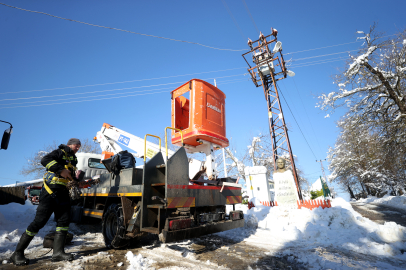 Trakya'da "Enerji Timleri" Kesintisiz Enerji İçin Karlı Yolları Aşıyor