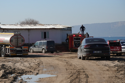 Çanakkale'de İşçilerinin Kaldığı Barakada Çıkan Yangın Söndürüldü