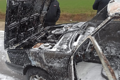 Kırklareli'nde Seyir Halindeki Otomobilde Çıkan Yangın Söndürüldü