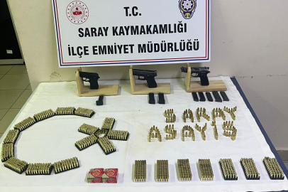 Tekirdağ'da Bir Evde 3 Ruhsatsız Tabanca Ele Geçirildi