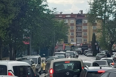 Trafiği Kapattı, Uyaranı Tehdit Etti