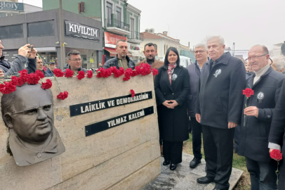 Edirne’de Uğur Mumcu İçin Anma Töreni