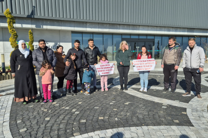 Tekirdağ Büyükşehir Belediyesi Önünde İşten Çıkarılan İşçilerden Eylem