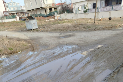 Marmaraereğlisi Yeniçiftlik’te Yollar Köstebek Yuvasına Döndü