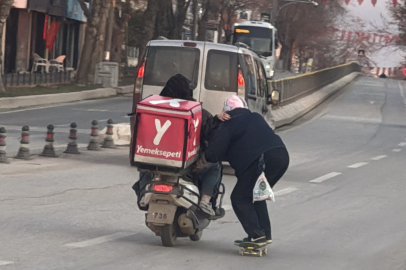 Edirne'de Kaykayla Tehlikeli Yolculuk Görüntülendi