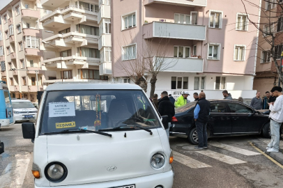 Keşan’da Aydınlatma Direğine Çarpan Otomobilin Sürücüsü Yaralandı