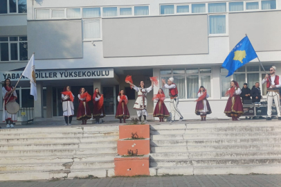 Edirne’de Kosovalı Öğrencilerden Halk Oyunları Şovu