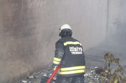 Tekirdağ'da Kereste Fabrikasında Korkutan Yangın