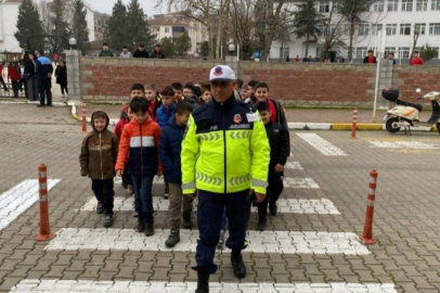 Kırklareli'nde Jandarmadan Yaya Önceliği Denetimi