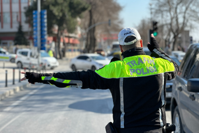 Edirne'de Kasksız Trafiğe Çıkan 25 Motosiklet Sürücüsüne 32 Bin Lira Ceza