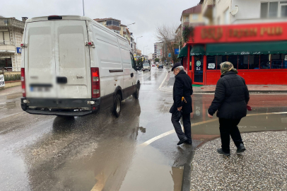 Edirne’de Vatandaşın Su Birikintisiyle İmtihanı