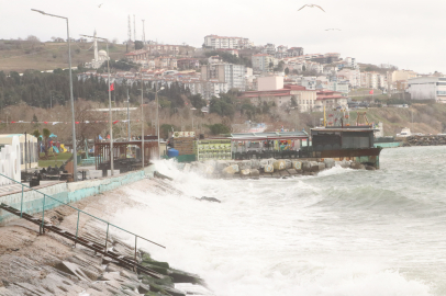 Tekirdağ'da Deniz Ulaşımına Poyraz Engeli