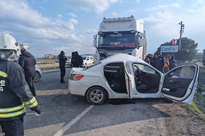 Tekirdağ'da TIR İle Çarpışan Otomobilde Ölü Sayısı 2'ye Yükseldi