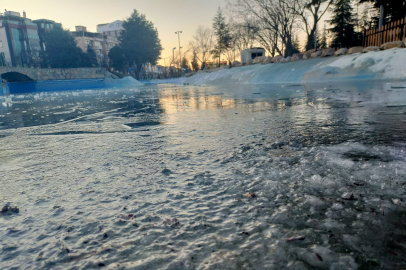 Edirne'de Suni Gölet Buz Tuttu