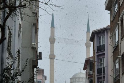 Tekirdağ'da Lapa Lapa Kar Yağışı