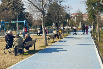 Edirne’de Güneşi Gören Parka Koştu