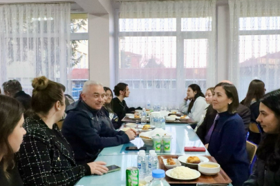 Kırklareli Valisi Uğur Turan, Öğrencilerle İftar Yaptı