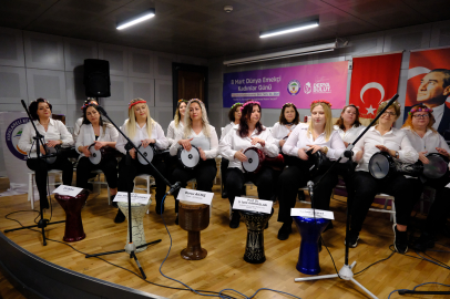 Kırklareli'nde Kadın Ritim Grubu Konser Verdi