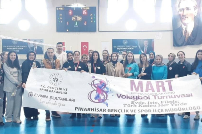 Pınarhisar’da 8 Mart’a Özel Voleybol Müsabakası Düzenlendi