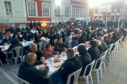 Başkan Akın Orucunu Vatandaşlarla Açtı