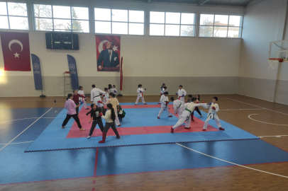 Havsa’da Çocuklar Karate Kursuna Devam Ediyor