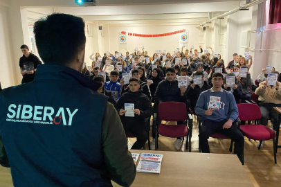 Tekirdağ'da Öğrenciler Siber Tehlikelere Karşı Bilgilendirildi