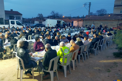 Belediyenin İftar Sofrası Umurbey'de Kuruldu