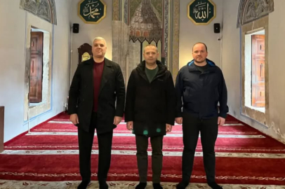 Başkan Derya Bulut, Prizren’de Sinan Paşa Camii’ni Ziyaret Etti