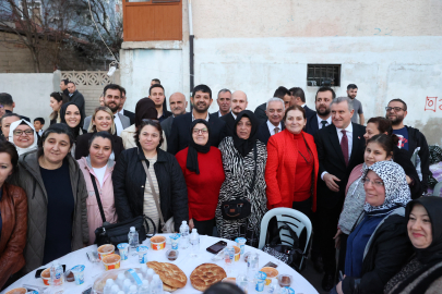 Gençlik ve Spor Bakanı Bak, Kırklareli'nde Roman Vatandaşlarla İftar Yaptı