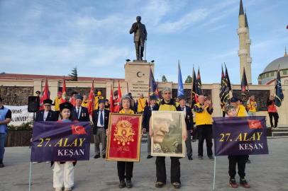 57. Alay, 15. Hava Bölüğü Keşan’da Buluştukları 27. Alay Gönüllüleri İle Çanakkale’ye Uğurlandı