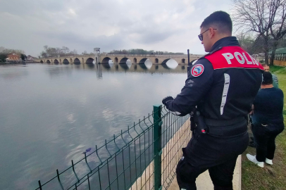 FLAŞ! Edirne’deki Meriç Nehri’nde Ceset Bulundu