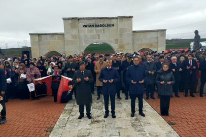 Asker Hastanesi Şehitliği’nde 18 Mart Töreni