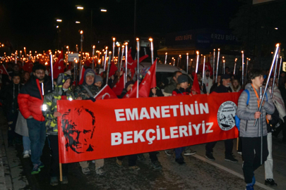 Çanakkale'de Meşaleler Çanakkale Şehitleri İçin Yandı