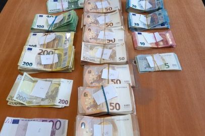 Buzdolabına Sakladığı 62 Bin 770 Euro Gümrükte Yakalandı