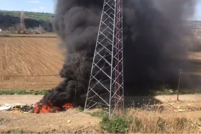 Tekirdağ'da Atık Lastikler Alev Alev Yandı